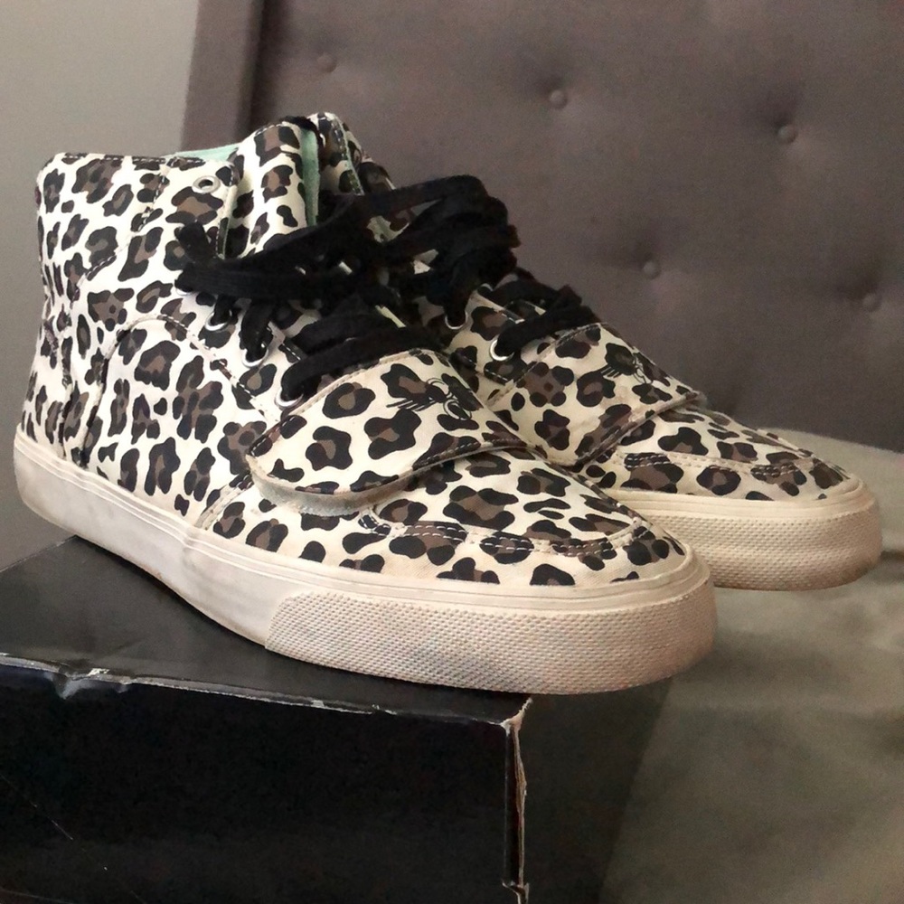 Creative Recreation Snow Leopard Cesario XVI